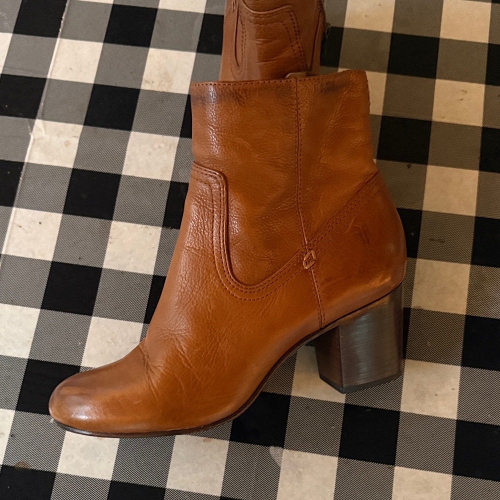 Frye Patty artisan Tan Leather Ankle Booties - Picture 1 of 5